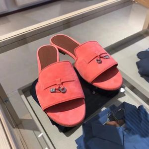 Genuíno couro slide sandália ao ar livre sapato casual loro mule luxo designer mocassim preto verão praia encantos mans mulheres moda piana plana sliders menina piscina chinelo