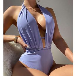 2024 Nieuw sexy lichtblauw hemdje met diepe V-hals jumpsuit warmwaterbikini dames strandbadpak zonder rug