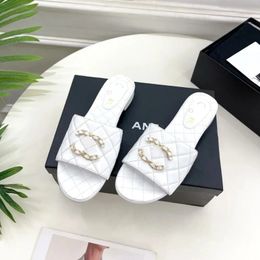 2024 NIEUWE SLIDE SLIPPERS Casual schoenen Sandale Flat Summer Beach Dames Luxurys Mens Pool Maat 35-41 Designer Sandaal Sexy Mule Travel Girl Sliders Man Loafer cadeau