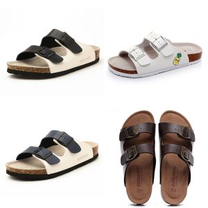2024 Nouvelles pantoufles portant des sandales surdimensionnées en une ligne Double Button Chaussures de plage Gai Big Size 35-46
