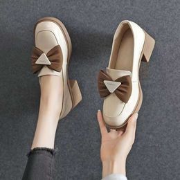 2024 Nouveau Printemps et Automne Semelle Souple Chaussures Simples Femmes Bow Semelle Épaisse Lefu Chaussures Style Britannique Petites Chaussures En Cuir Femmes Talons Épais