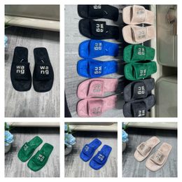 2024 New Style Designer Slippers Sandals Top Quality Luxury Femmes Materifications Hingestone Velcro Party Plateforme Big Size 35-42 Gai