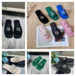 2024 New Style Designer Slippers Sandales Top Quality Luxury Femme Velvet Matériau Matériau Velcro Soft Platform Soft Size 35-42 Gai Livraison GRATUITE