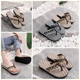 2024 New Style Gai Womens Sandals Womens Pantres Fashion Floral Slipper Rubber Flats Sandals Summer Beach Chaussures Big Taille 39-45