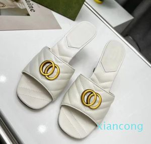 2024 nieuwe stijl meisjes slippers ontwerper sandalen dames mode klassieke hoge hakken