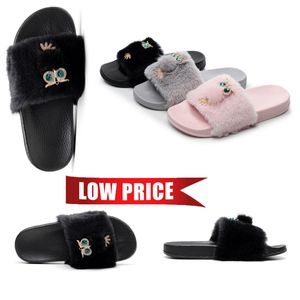 2024 Nouveau style Summer Designer Pantoufles de luxe Femmes Sandal Slide Slide Lady Beach Flip Flop Casual Slipper Chaussures taille 36-41 bas prix GAI