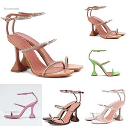 Sandales d'été pour femmes, chaussures à talon étrange, 3 sangles en strass, talons pointus, fête de mariage, marques de créateurs de mode, nouvelle collection 2024