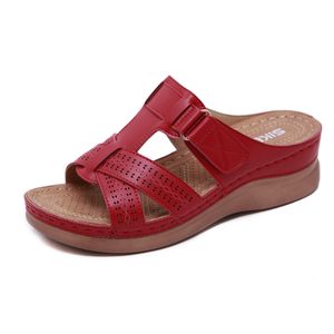 2024 Nieuwe zomersandalen voor dames dames vintage designer sandalen platte hakken zomer vrouwelijke schoenen bruin