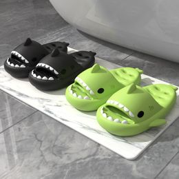 2024 Nieuwe Zomer Shark Slippers Vrouwen Slides Mannen Badkamer Slippers Thuis Anti-Slip Platte Schoenen Outdoor Kinderen grappige Sandalen