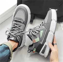 2024 Nouvelle tendance d'été chaussures de planche noire décontractée polyvalente gai