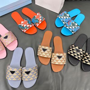 2024 Diseñador Nuevo toboganes Sandalias Mujeres zapatillas de playa de cuero Classic Sandalias de verano de lujo Mujeres Size35-42