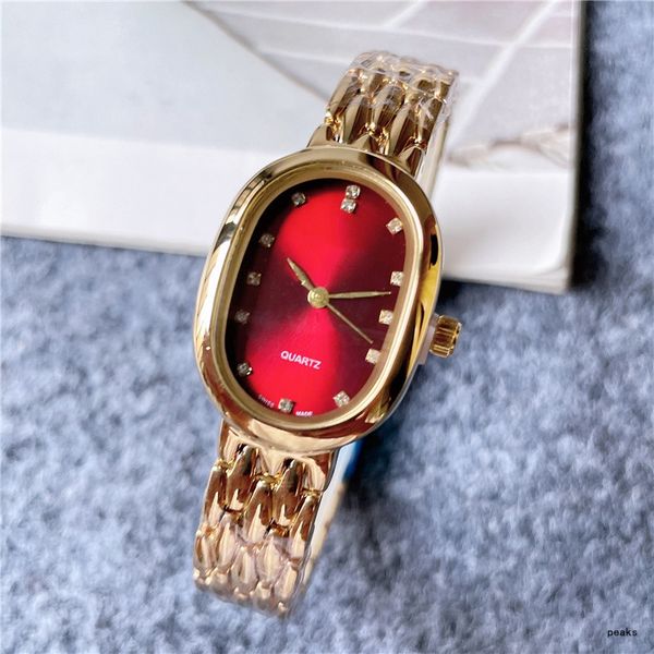 2024 Nuevos Tres puntadas Luxury Womens Watches Reloj de cuarzo de alta calidad Strap de acero de acero de acero de acero para mujeres Estilo simple Retro