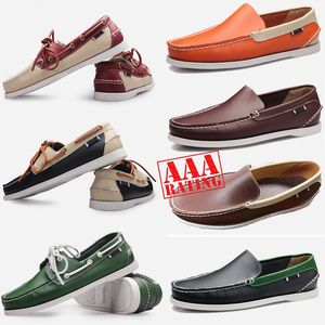 2024 nieuwe Top Kwaliteit Designer Mannen Loafers Schoenen Slip-On Lederen heren Luxe Kleding Schoenen Zwart Bruin Mocassin zachte Bodem Rijden Schoenen