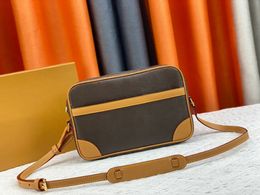 2024 Nouveau Top Qualité Nouveau style Bumbag Cross Body Designer Sac à bandoulière Fleur marron Cuir Sacs de taille de luxe Sac de créateurs de tempérament Poche de taille AAAAA