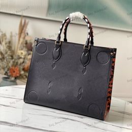 2024 NIEUWE TOTEBACT OP DE GO TOTE TOESE grote emboss Mummy Luxurys Handtas Tassen Onthego Bag GM MM Handtas Mode Crossbody Koppeling Blackembossed Bags