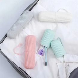2024 Nieuwe reis draagbare tandenborstel tandpasta houder opslagcase huishoudelijke opslagbeker buiten houder badkamer deksel borstelborstel doos voor