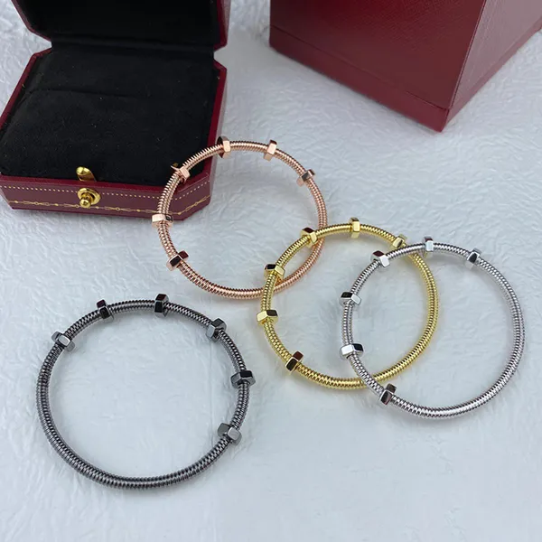 2024 Nouveau bracelet à main des filles en argent sterling 925 pour les bijoux de mode d'été pour femmes