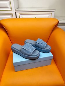 2024 NIEUW TRICHLE STOM WEAVE SLIPPER Sandaalplatform Raffias Slippers Designer Dames Heren Summer Flat Heel Casual 0504