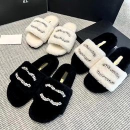 2024 Nuevo invierno zapatillas difusas diseñador mujer mullida sandalia cálida oso de peluche zapatilla niño deslizadores canal negro plano zapato casual sandale lujos tazz casa diapositivas de piel