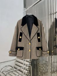 2024 nieuwe winterwol gestreepte damesjas met warme en hoogwaardige track designer wollen jas Europese mode elegante retro-stijl 240112
