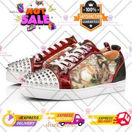 2024 Nieuw met Box Red Bottoms Heren Casual Schoenen Damesmode Sneakers Designer Schoenen Laag Zwart Wit Gesneden Leer Splike Tripler Vintage Luxe 325 589