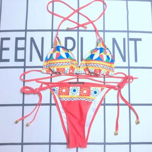 2024 Nouvelle femme à lacets géométriques pour femmes Sexy Bikini Beach Holiday Surf Swimsuit avec pavé