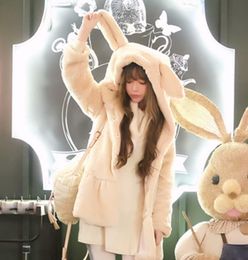 2024 Nouveaux vêtements japonais surdimensionnés en cuir et fourrure pour femmes, oreilles de lapin rose doux, joli manteau en peluche, manteau épais pour femmes, fourrure