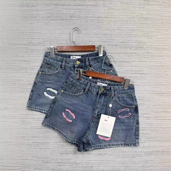 2024 NOUVEAU PANTAL FEMMES PLUS PLANTS FEMMES PANTAL PANTER DES FEMMES FEMMES DENIM SHORTS LETTRE EMBRODERI