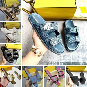 2024 Nouvelles sandales pour femmes Marque de mode Denim bleu Couture Pantoufles à fond plat en cuir, chaussures de voyage de plage, taille 35-42, avec boîte à chaussures et sac à poussière