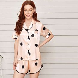 2024 Nouveaux shorts à manches courtes pour femmes Set Silk Pyjama Lace Up Shorts Cardigan Loose Ajustement Home Wear