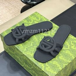 2024 Nuevas sandalias de diseñador de mujer con deslizadores de lujo zapatillas planas de lujo Sandalias de playa de verano Sliders de goma clásica zapatos para mujer al aire libre 01