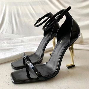 10a talons de haute qualité chaussures habillées fête mariage pantoufle sandale sexe été haut talon femme plage sexy luxe designer noir blanc hommes talon sandale dame cadeau avec boîte