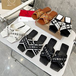 2024 nieuwste merkvakantie strand slippers vrouwen houtachtige muildieren platte slipper designer lady letters letters fabric outdoor sole dia borduurwerk weven sandaalgrootte 35-42