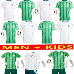 2024 Noord -Ierland voetbaljersey Divas Charles Evans 24 25 voetbalhemd Charles Ballard Beste Brown Home Away Men Set Kids Kit Uniform
