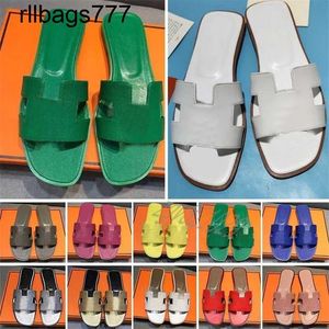2024 Oran Slipper Designer Fashion Women Sandals Leather Summer Flat Dames Beach Sandal Party Party Sans 35-42