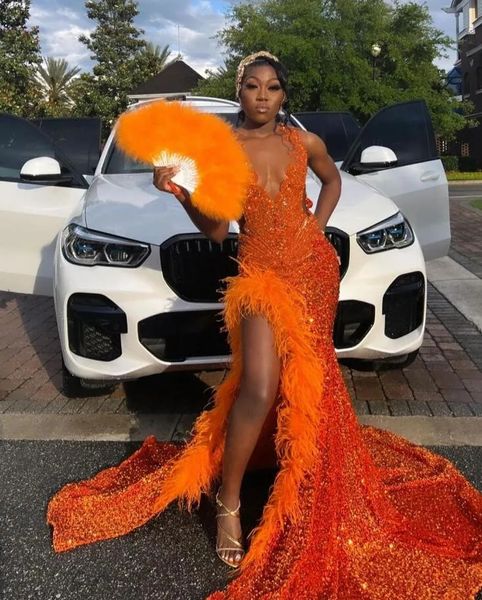 2024 Robes de bal africaines à plumes d'autruche orange pour fille noire cristal diamant longue robe de soirée Veet Ocn 322