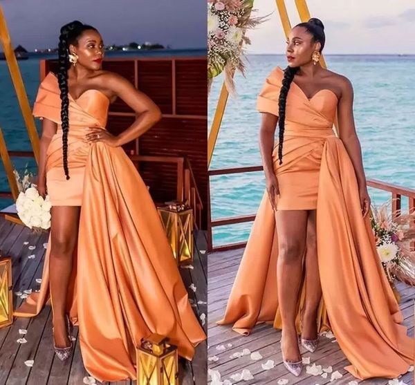 2024 Vestidos de fiesta de color naranja Vintage Un hombro Satén Faldas altas y bajas Pliegues fruncidos Vestido de fiesta formal Vestidos de noche de talla grande