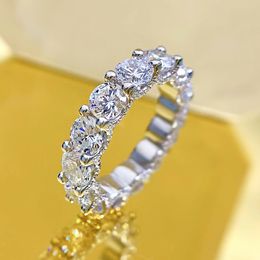 2024 Originele Trouwringen Luxe Sieraden Echt 100% 925 Sterling Zilver 5mm Ronde Geslepen Witte Moissanite Diamanten Edelstenen Natuurlijke Eeuwigheid Vrouwen Verlovingsring
