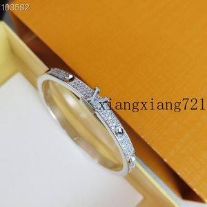 2024 Originele aangepaste luxe designer Bracelet Tri-Color Alphabet Gold Bracelet Dames en Dames Smart Sparkle Time Gift Set optioneel