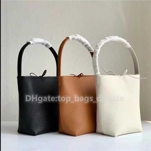 2024 Penholder Handder Handbag Designer en daim The Reverse 90S Mini Simple Row Leather Female Sac