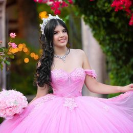 2024 Roze Off the Shoulder Quinceanera Dress Princess Applique Lace Beads Tull Ball Jurk Pageant Verjaardagsfeestje Sweet 16 15