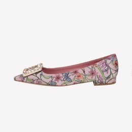 2024 Pink Satin Livraison Diamond Flat Femmes Chunky Talages Chunky Pilding Points Toes Paisley Printed Rose Fleurs Robe Shoes Party Mariage Slip-On Commuter SIZ 845