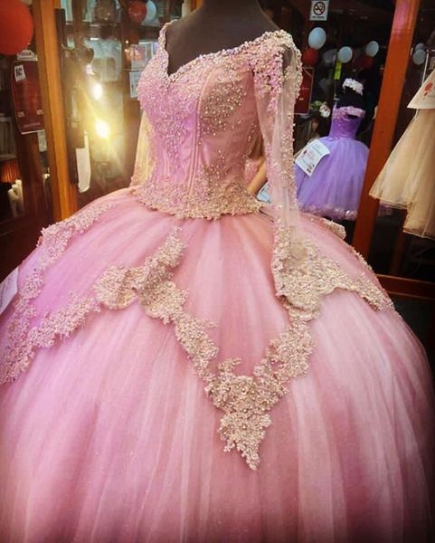 2024 Rose Sexy Quinceanera Robes Col En V Dentelle Appliques Perles De Cristal Perles Manches Longues Doux 16 Robe De Soirée Robes De 15 Robes De Soirée De Bal Corset Retour