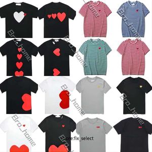 2024 Play Mens T-shirtontwerper Red Commes Heart Women Garcons S Badge des Quanlity TS Cotton CDG Borduurwerk Zwart en wit gestreepte losse T-shirt ZZ 486