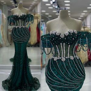 2024 Vestidos de graduación ASO EBI de talla grande para mujeres negras Cazador Vestido verde Vestimenta fuera de hombro Lace de encaje con cuentas de vestidos de cumpleaños formales de recepción AM587