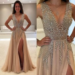 2024 Plus taille Bling Champagne Robes de bal Crystal Cleed Side Fissure illusion Deep V Neck Tulle Open Back Party Robe Forme Robes de soirée 403