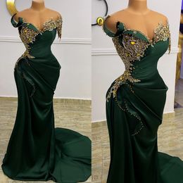 2024 Robes de soirée vertes de taille plus taille élégante illusion illusion couche raide en perles robes de bal décorées pour occasions spéciales Abendkleider AM1005
