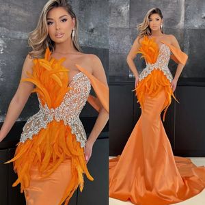 2024 Plus size oranje prom -jurk voor zwarte vrouwen illusie zeemeermin avondjurken elegante gevederde strass versierde verjaardagsfeestje jurk jurk am729