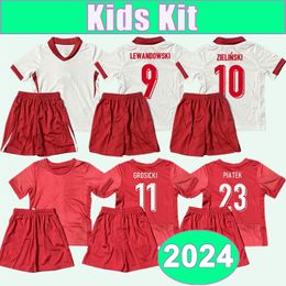 2024 POLANDS KIT KIT Jerseys de fútbol Lewandowski Zielinski Swiderski Grosicki Frankowski Zalewski Piatek Home Away Football Camisetas