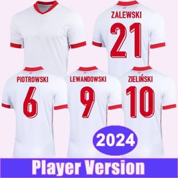 2024 Polen Mens Player voetbaltruien Lewandowski Zielinski Swiderski Grosicki Frankowski Zalewski Piatek Home Football Shirts Uniforms